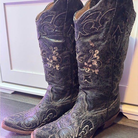 Corral Embroidered Black Western Boots - Picture 3 of 7